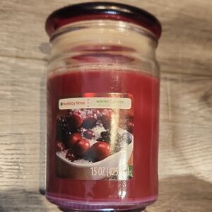 New Holiday Time Winter Berries 15 Oz Scented Jar Candle - Red